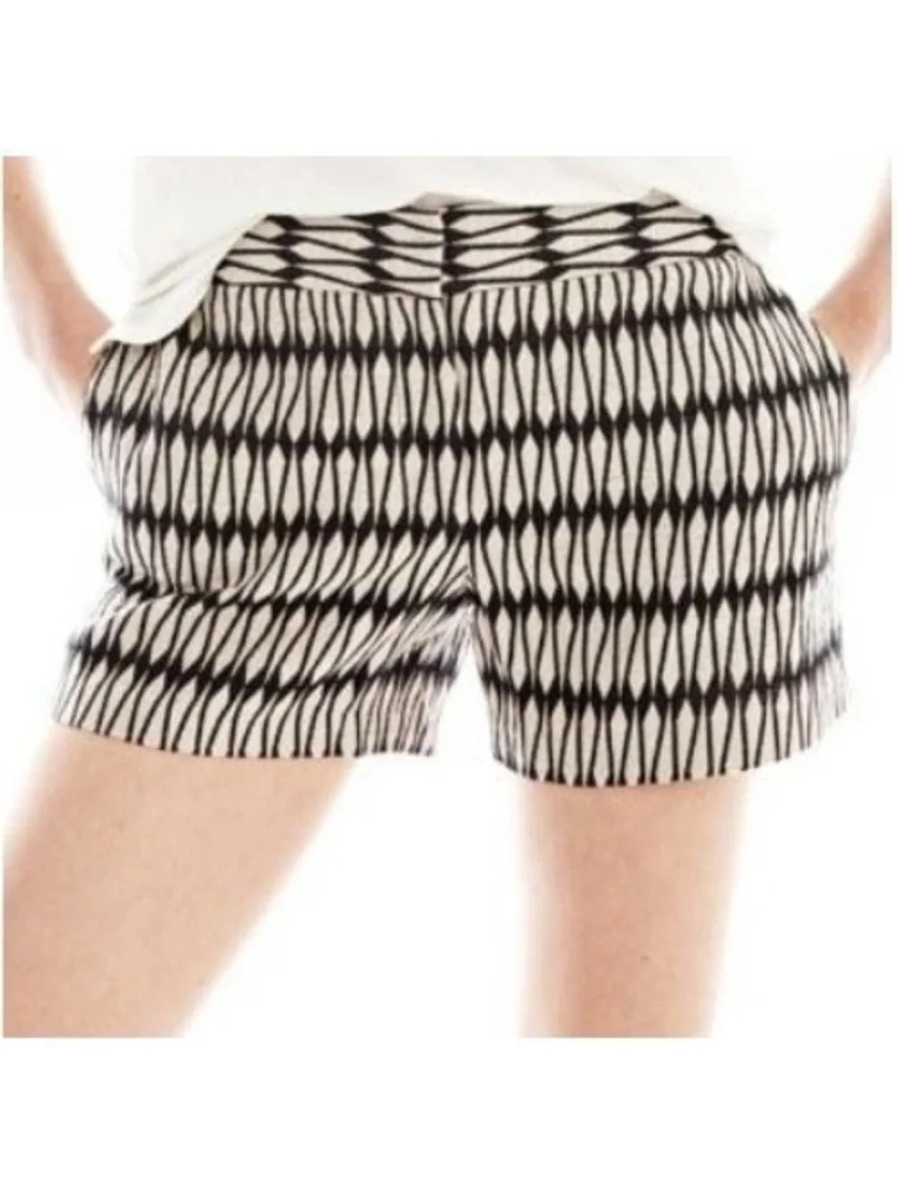 fresh Black and Cream High-Waist Geometric Pattern Shorts
